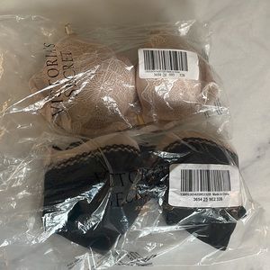 VICTORIA SECRETS 32B brand new with tags